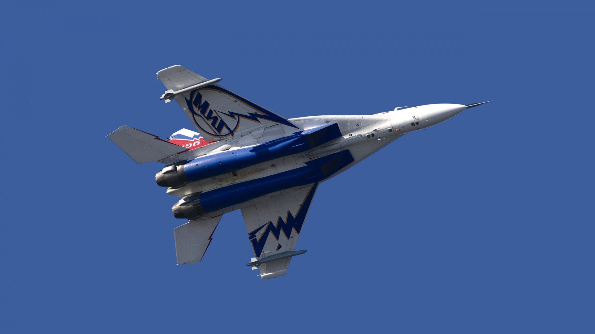 “法甲赛场硝烟弥漫,豪门鏖战正酣”,法甲参赛球队